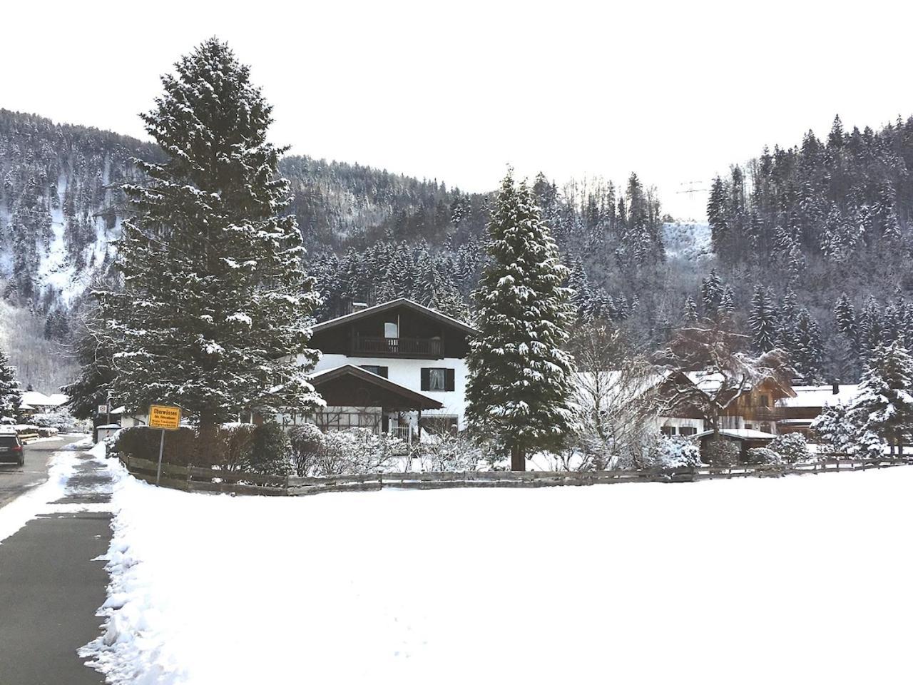 Geraeumiges Domizil Mit Bergblick Und Sauna Oberwössen Exterior foto
